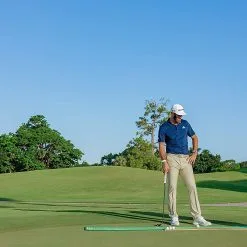 CaddiesShack Perfect Putting Mat - Dustin Johnson - Standard Edition -CLUBS Shop 713e1kmJWuS. AC SL1500 e3673c75 503f 44cd ae56 80bcabe9ac08